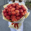 25 красно-желтых роз Боргат 50 см
